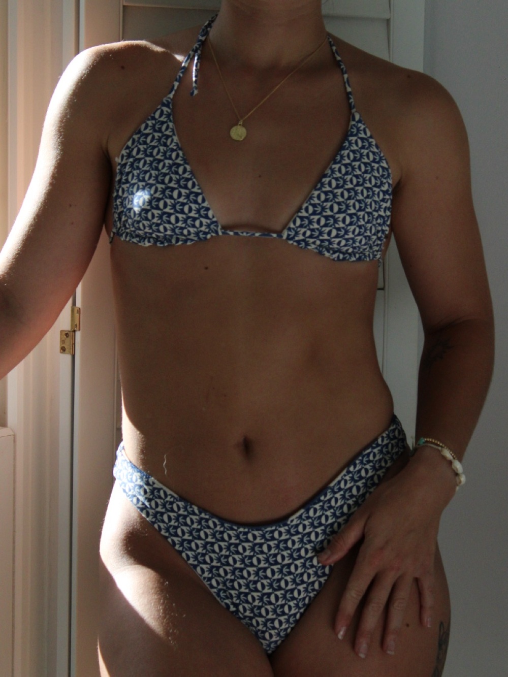 Rip Curl Blue and White Palm-Print Triangle Bikini Set REVERSIBLE - Picture 3 of 8